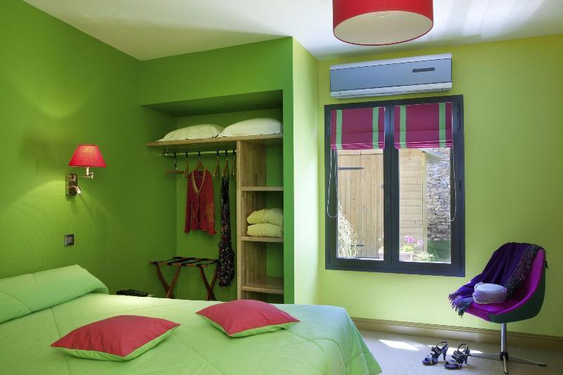 Logis Hotel O En Couleur Oucques-la-Nouvelle Εξωτερικό φωτογραφία